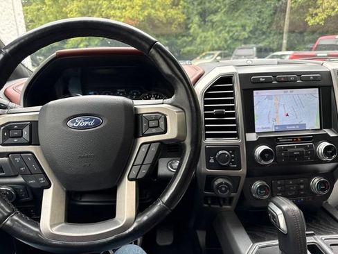 Used 2019 Ford F150 Platinum w/ Equipment Group 701A Luxury AWD/4WD image 8