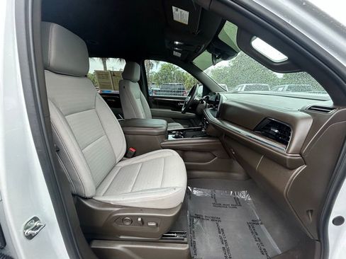 Used 2025 Chevrolet Tahoe LS RWD image 22