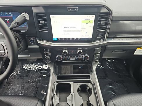 New 2026 Ford F250 Lariat w/ Black Appearance Package image 19