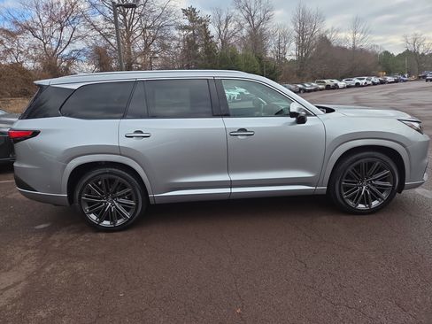 New 2026 Lexus TX 350 AWD image 2