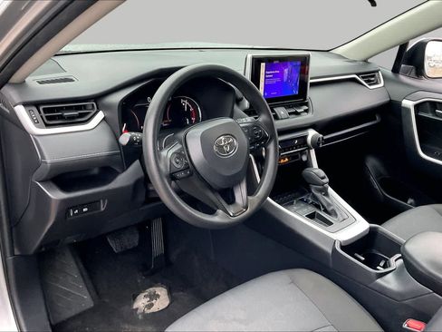 Used 2025 Toyota RAV4 XLE FWD image 17
