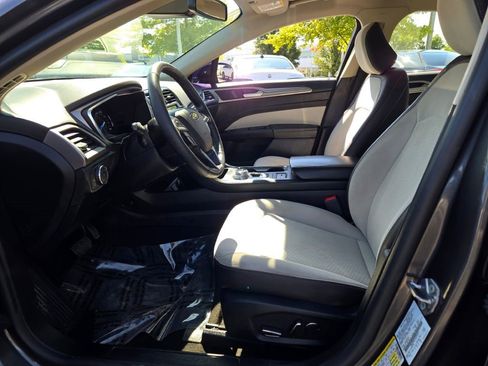 Used 2020 Ford Fusion SE w/ Equipment Group 151A image 18