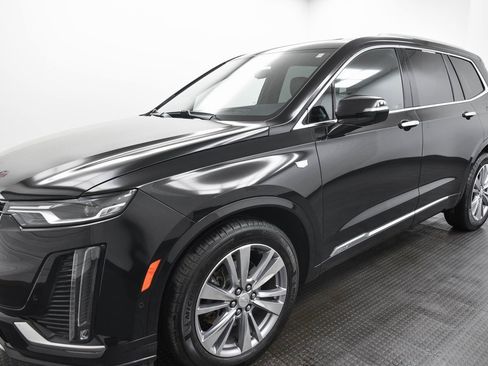 Used 2024 Cadillac XT6 Premium Luxury w/ Technology Package image 3