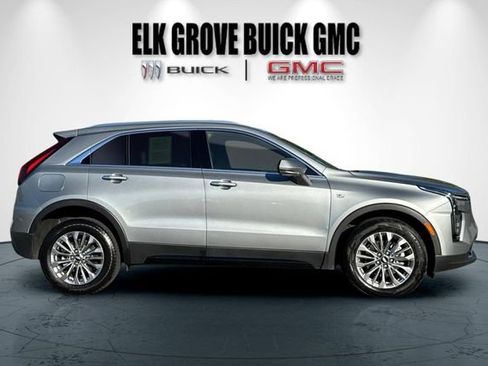 Used 2024 Cadillac XT4 Premium Luxury image 3