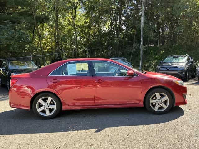 Used 2014 Toyota Camry SE FWD image 3