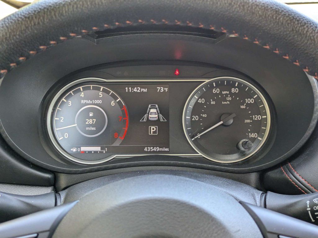 Used 2025 Nissan Versa SR FWD image 25