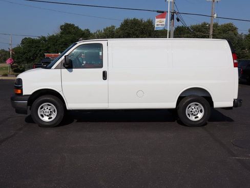 New 2025 Chevrolet Express 2500 w/ Driver Convenience Package RWD image 22