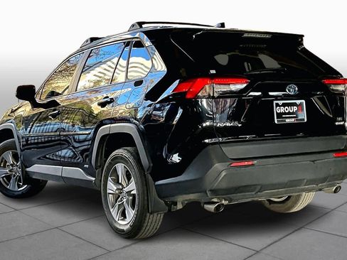 Used 2022 Toyota RAV4 XLE image 11