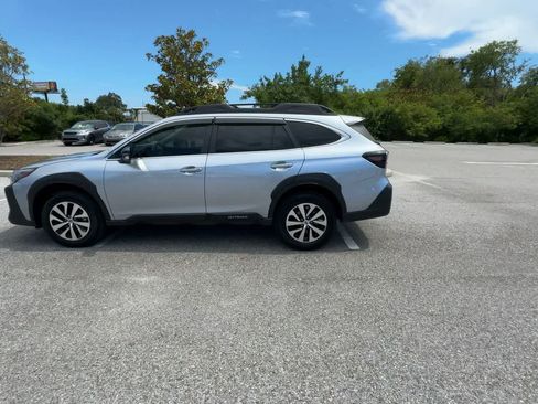 Used 2024 Subaru Outback Premium AWD/4WD image 5