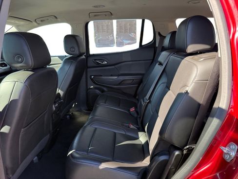 Used 2023 GMC Acadia SLT image 16