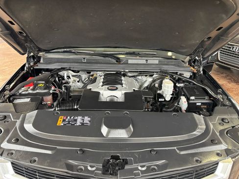 Used 2017 Cadillac Escalade ESV Luxury image 28