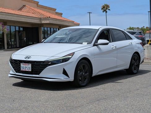 Used 2022 Hyundai Elantra Blue w/ Cargo Package FWD image 10
