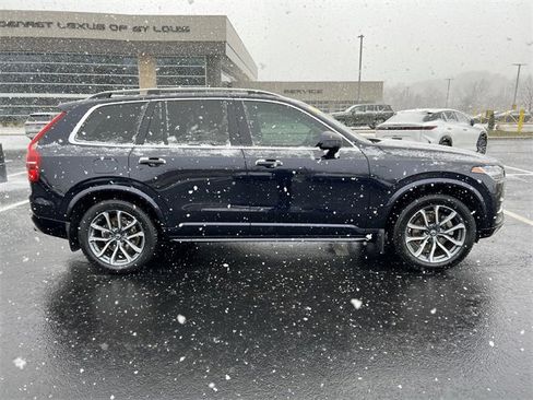 Used 2019 Volvo XC90 T5 Momentum w/ Multimedia Package image 2