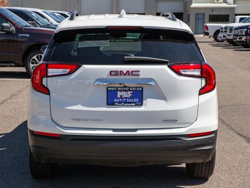 Used 2023 GMC Terrain SLE w/ Driver Convenience Package image 6