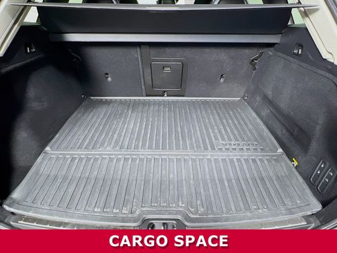 Used 2018 Volvo XC60 T8 Inscription w/ Advanced Package image 26