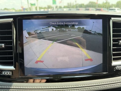Used 2026 Chrysler Pacifica Limited FWD image 26