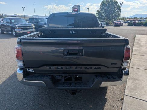 Used 2021 Toyota Tacoma TRD Off-Road AWD/4WD image 4