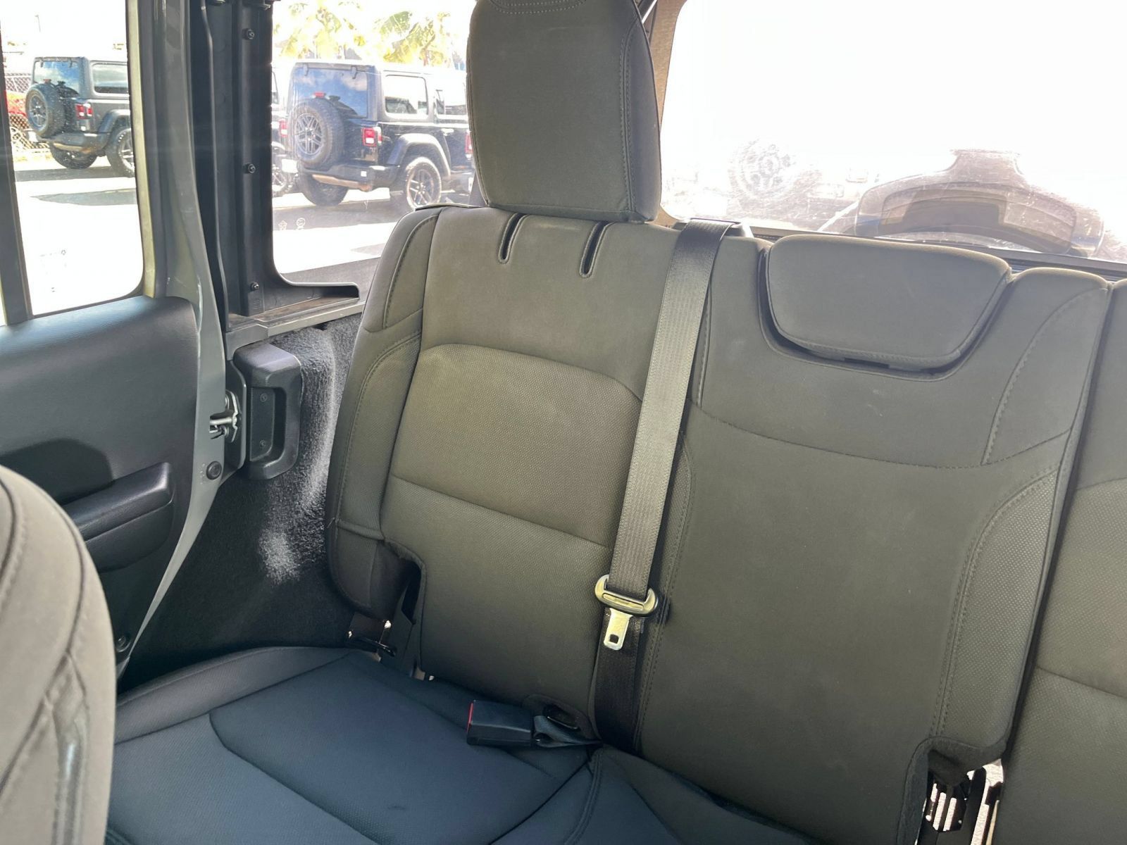 Used 2023 Jeep Wrangler Unlimited Sport AWD/4WD image 36