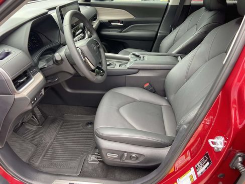 Used 2026 Toyota Grand Highlander AWD image 15