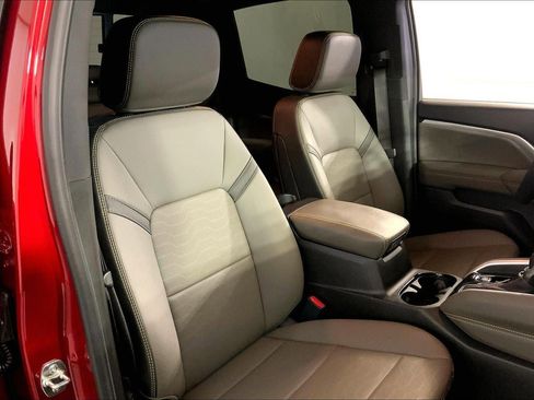 Used 2025 Chevrolet Colorado ZR2 w/ Technology Package image 8