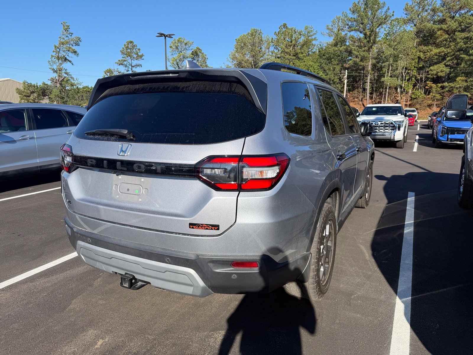 Used 2024 Honda Pilot TrailSport image 7
