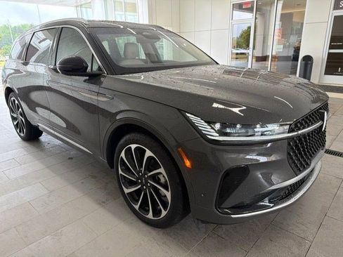 Used 2024 Lincoln Nautilus Black Label AWD/4WD image 5