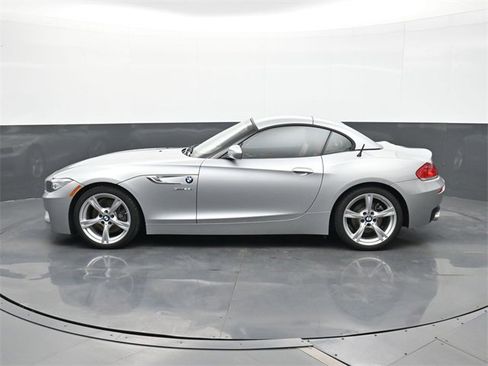 Used 2016 BMW Z4 sDrive28i image 2