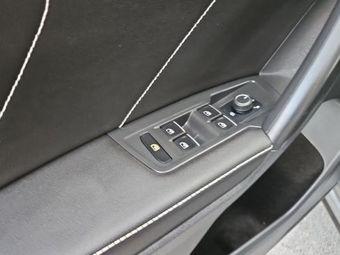 Used 2023 Volkswagen Tiguan SE w/ Panoramic Sunroof Package FWD image 25