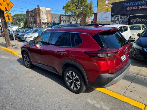 Used 2021 Nissan Rogue SV image 8