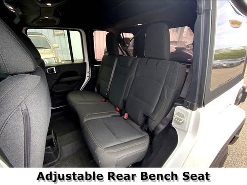 Used 2024 Jeep Wrangler Sahara image 27