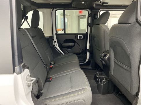 Used 2025 Jeep Wrangler Unlimited Sport AWD/4WD image 17