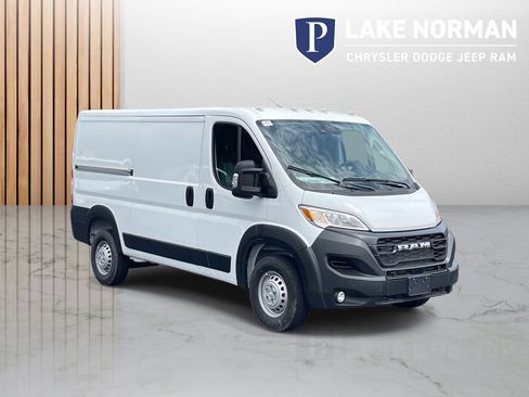 Used 2024 RAM ProMaster 1500 w/ Safety Group FWD image 3