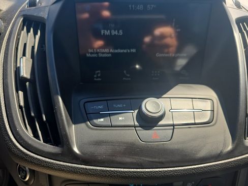 Used 2019 Ford Escape SEL image 11