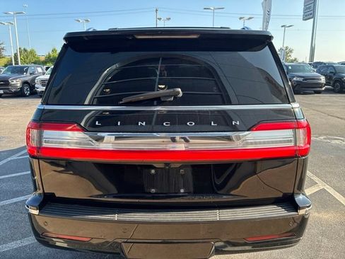 Used 2018 Lincoln Navigator L Reserve w/ Technology Package AWD/4WD image 4