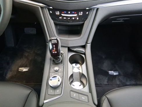 New 2026 Cadillac XT5 Luxury w/ LPO, Premium Carpet Package image 13