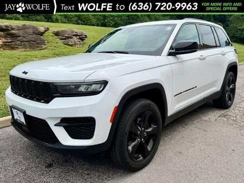 Used 2023 Jeep Grand Cherokee Altitude AWD/4WD image 1