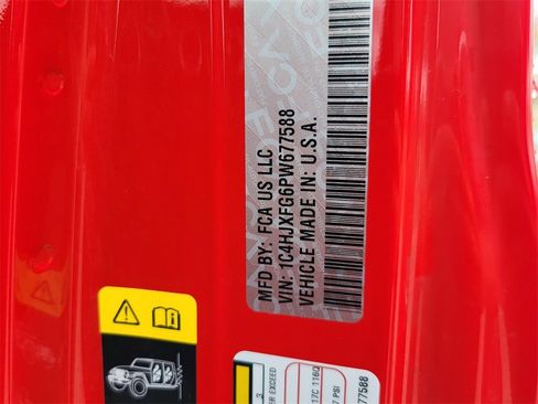 Used 2023 Jeep Wrangler Unlimited Rubicon w/ Cold Weather Group image 35