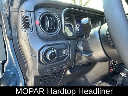 Certified 2025 Jeep Gladiator Rubicon image 18