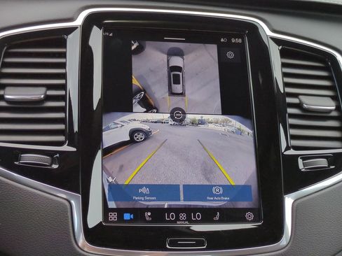 Used 2024 Volvo XC90 B6 Ultimate w/ Protection Package Premier image 14