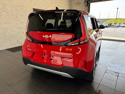 Used 2024 Kia Soul LX w/ Option Group 015 FWD image 7