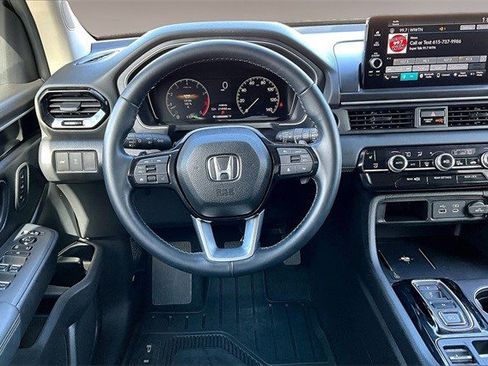 Certified 2025 Honda Pilot EX-L image 8