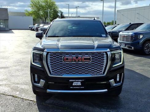 Used 2023 GMC Yukon XL Denali AWD/4WD image 12