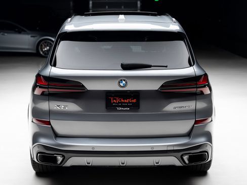 Used 2025 BMW X5 sDrive40i w/ M Sport Package RWD image 24