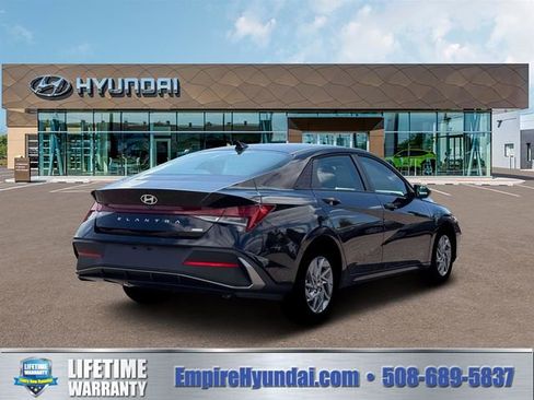 New 2026 Hyundai Elantra Hybrid FWD image 7