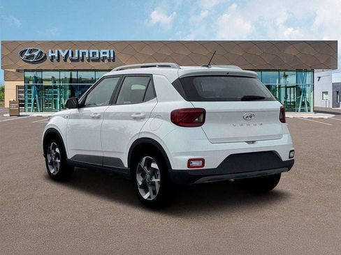 New 2026 Hyundai Venue SEL FWD image 5