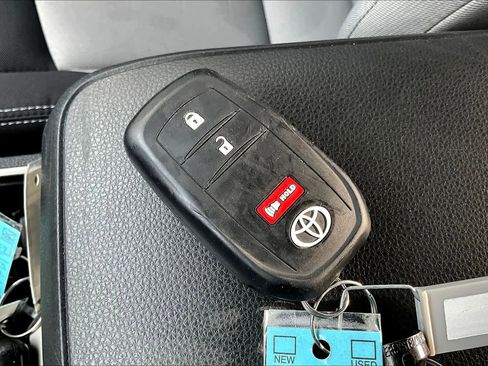 Used 2024 Toyota Tacoma TRD Sport w/ TRD Sport Upgrade Package image 14