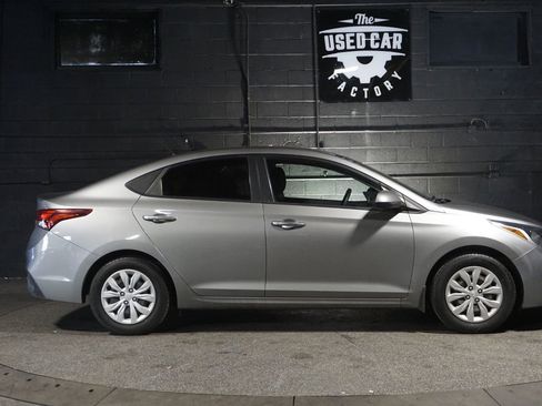 Used 2022 Hyundai Accent SE image 7
