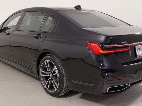 Used 2022 BMW 750i xDrive 750i xDrive w/ Executive Package image 16