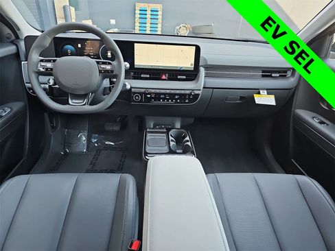 Used 2025 Hyundai Ioniq 5 SEL image 14