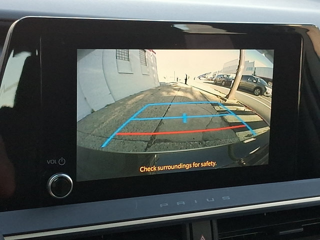Used 2024 Toyota Prius LE FWD image 18